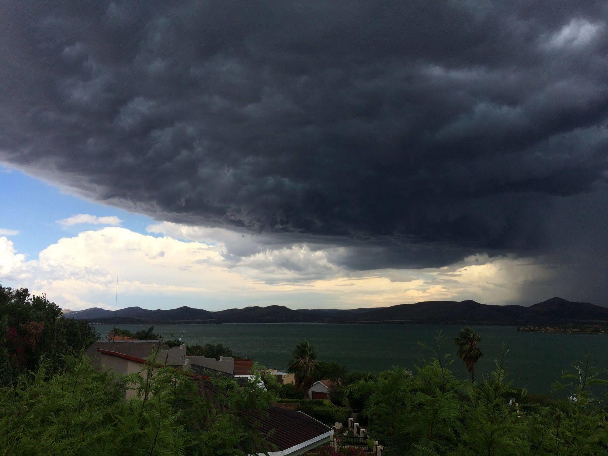 Galagos Lodge Hartbeespoort Exteriör bild
