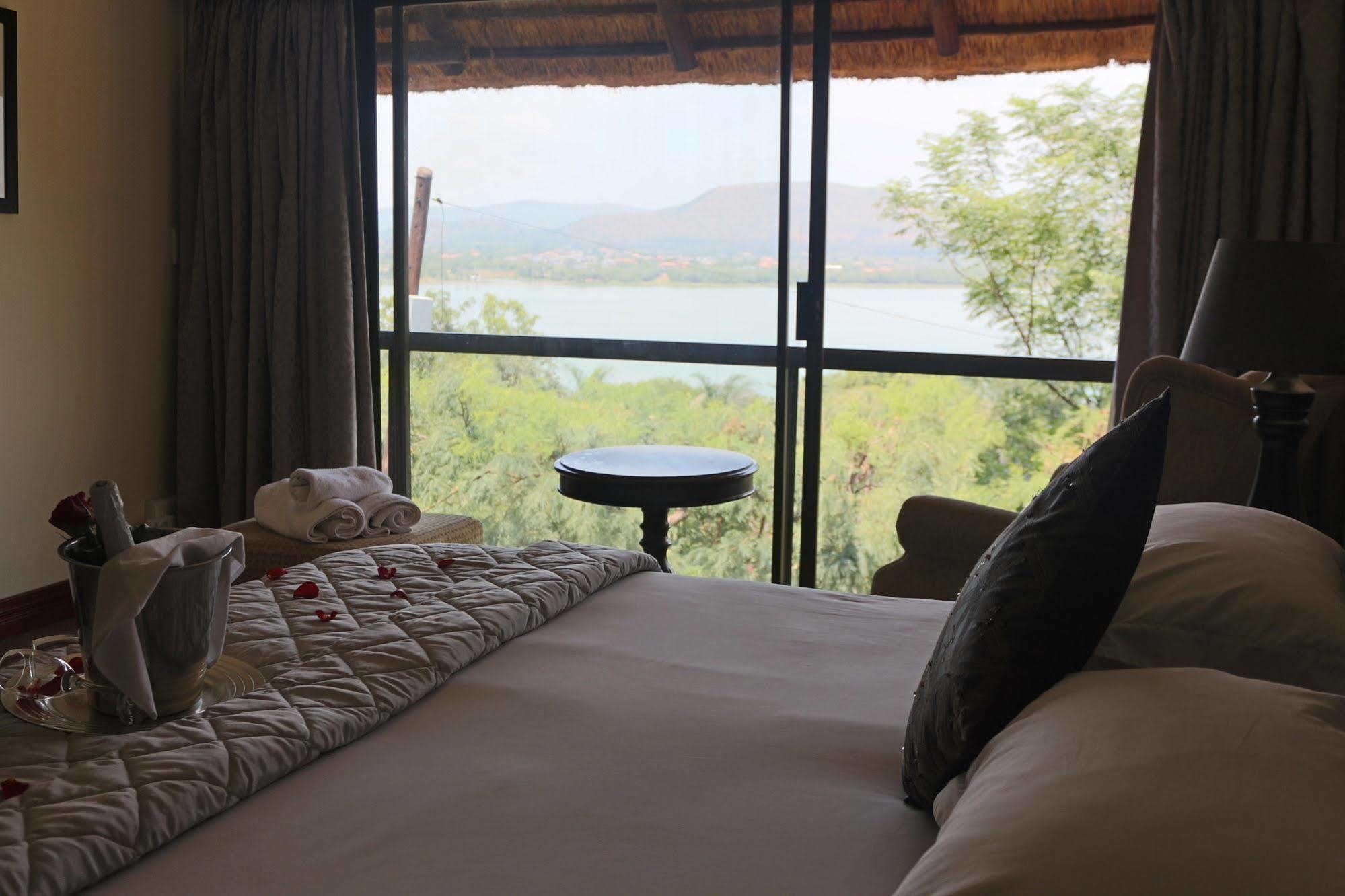 Galagos Lodge Hartbeespoort Exteriör bild