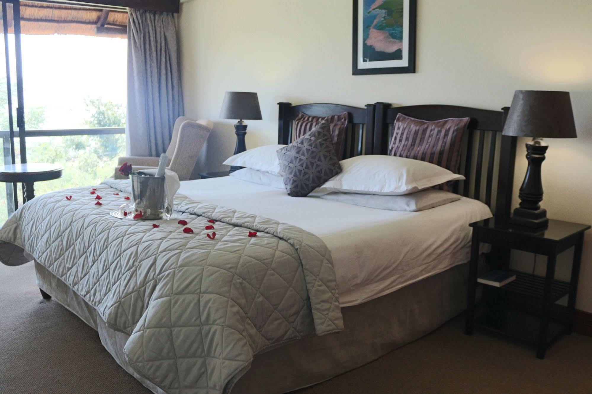 Galagos Lodge Hartbeespoort Exteriör bild