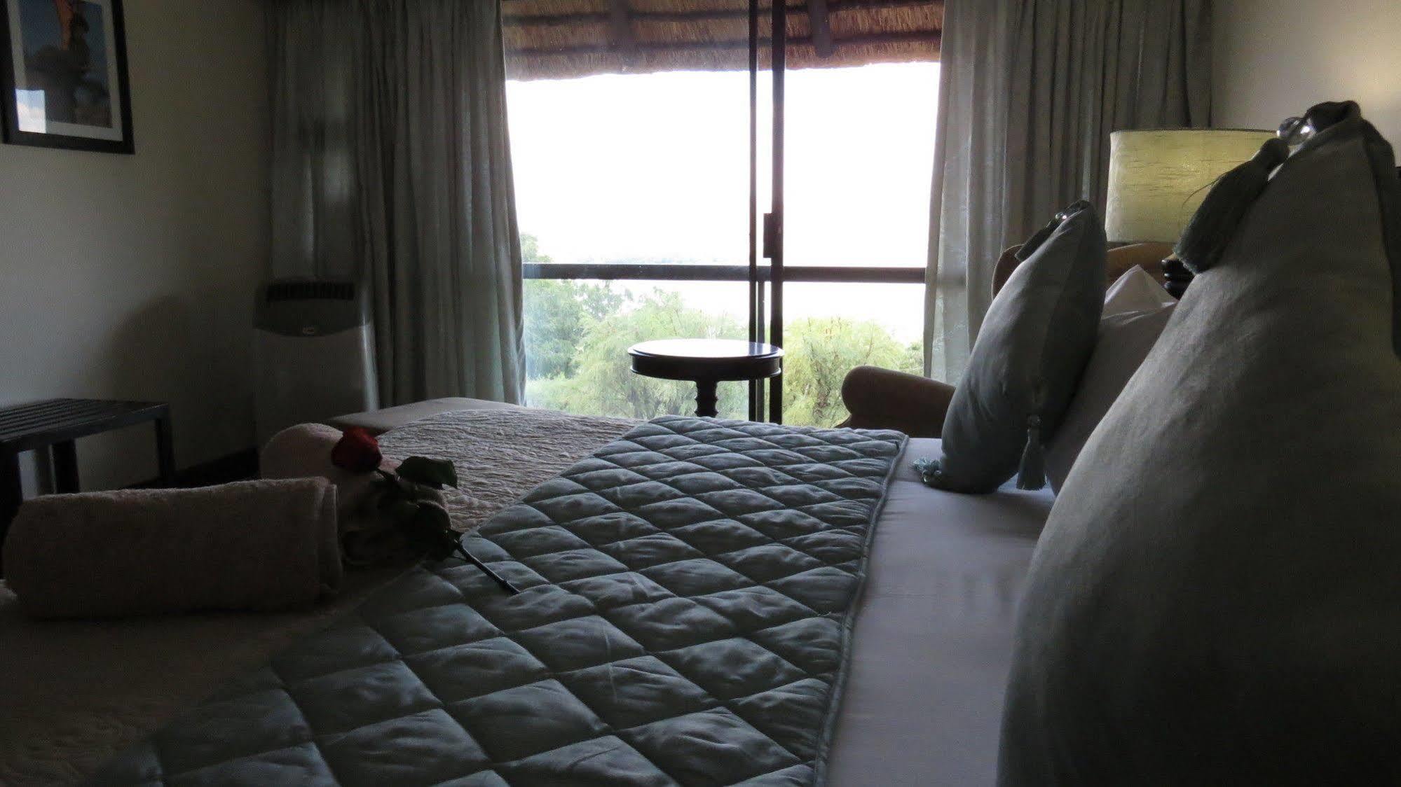 Galagos Lodge Hartbeespoort Exteriör bild