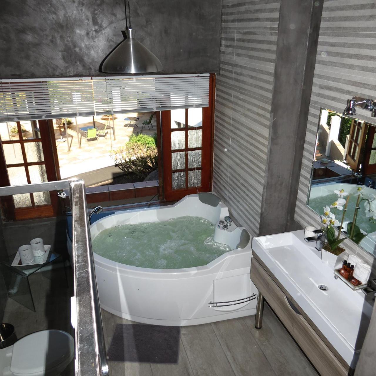 Galagos Lodge Hartbeespoort Exteriör bild