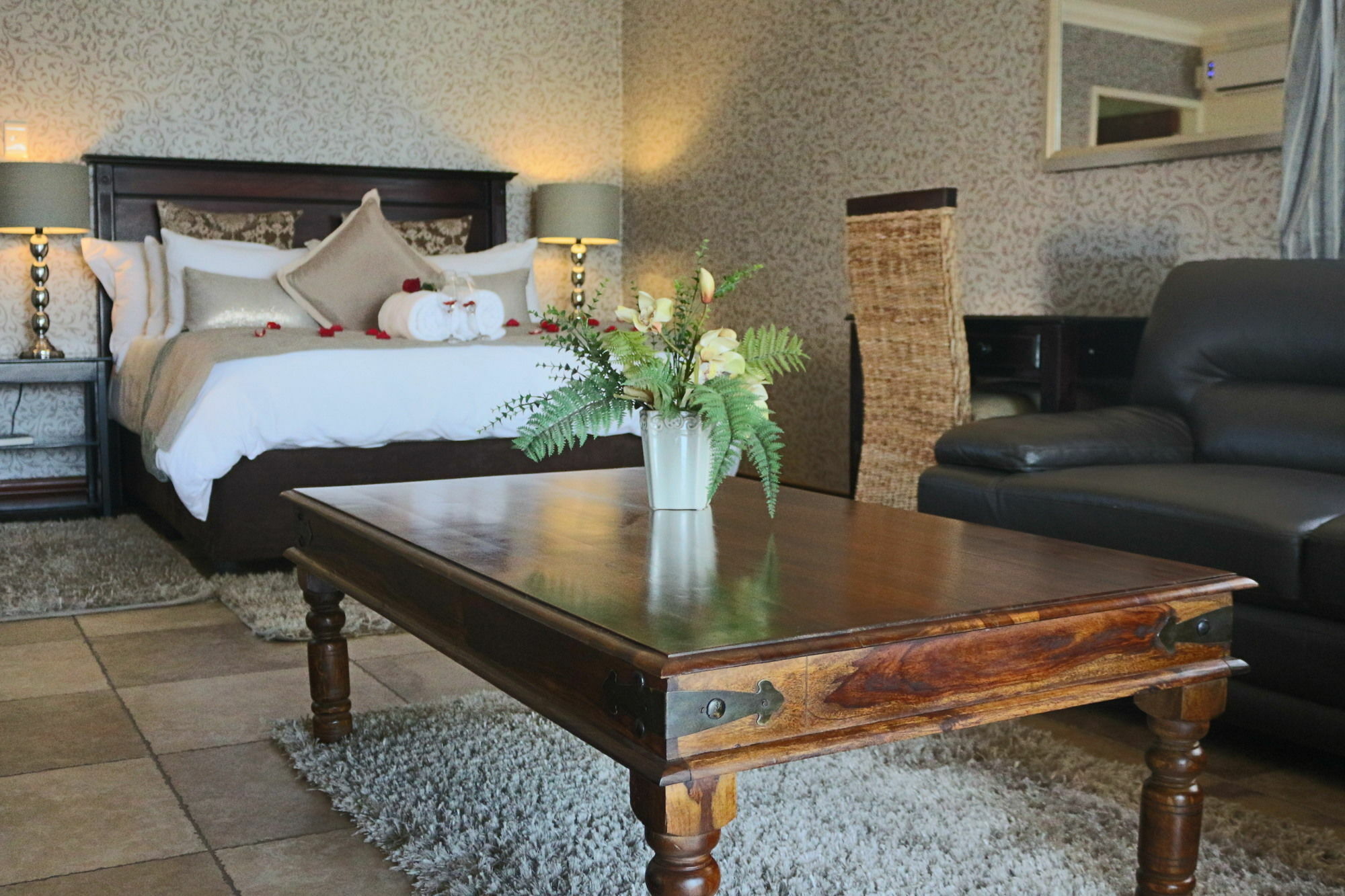 Galagos Lodge Hartbeespoort Exteriör bild
